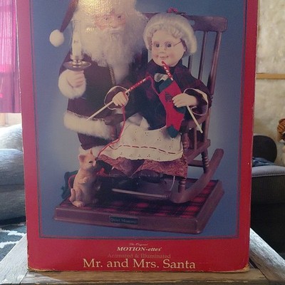 MOTION-ettes Animated Illuminated Santa & Mrs. Claus Porcelite Quiet Moments Set