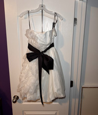 Vera Wang White Label Ivory/Black Satin Mini Dress Bow Ruffle Size 8
