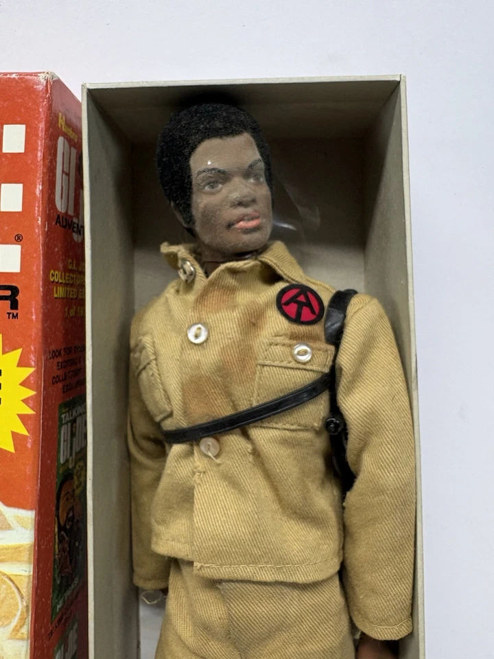 Figura de colección Hasbro Adventure Team negra Gi Joe Adventurer 2005 difícil de encontrar Foto 2 de 4