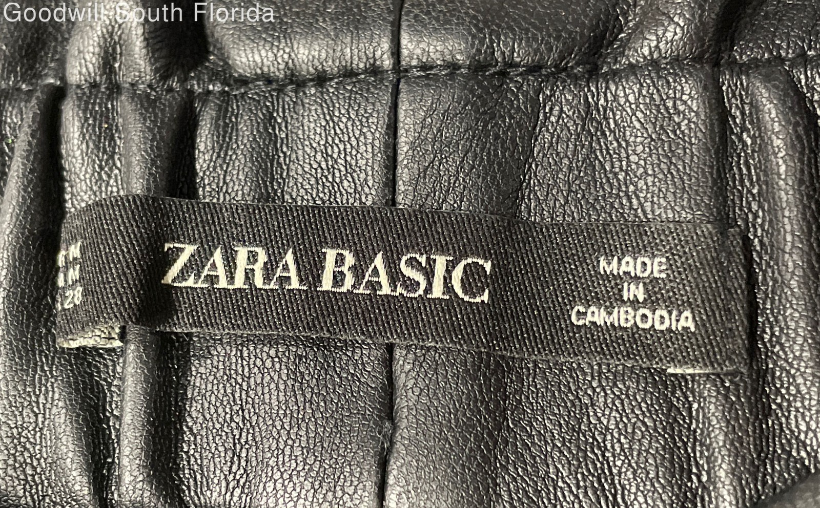 Zara Basic Womens Black Flat Front Tie Waist Slash Pocket Paperbag Shorts Size M thumbnail 3