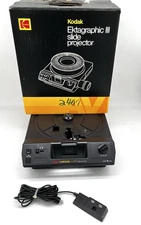 Kodak 4400 Ektagraphic III Carousel Slide Projector  W/ Original Box