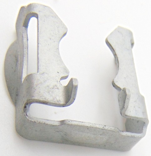 Smart ForTwo 450 Klammer Einspritzdüse Q0001365V001