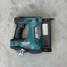 MAKITA XNB01 18V LXT CORDLESS  2" BRAD NAILER 18 GAUGE (TOOL-ONLY) USED.