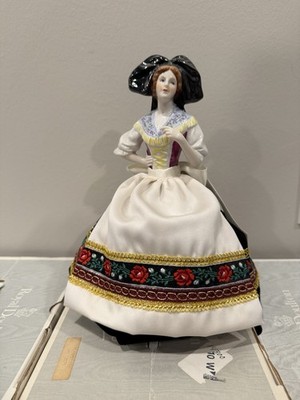 Goebel Limited Edition Madame De Pont Figurine With Box