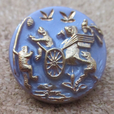 1 - Raised Gold 3 Frogs with a cart on a Purplish Button #56 .856'' = 21.74mm