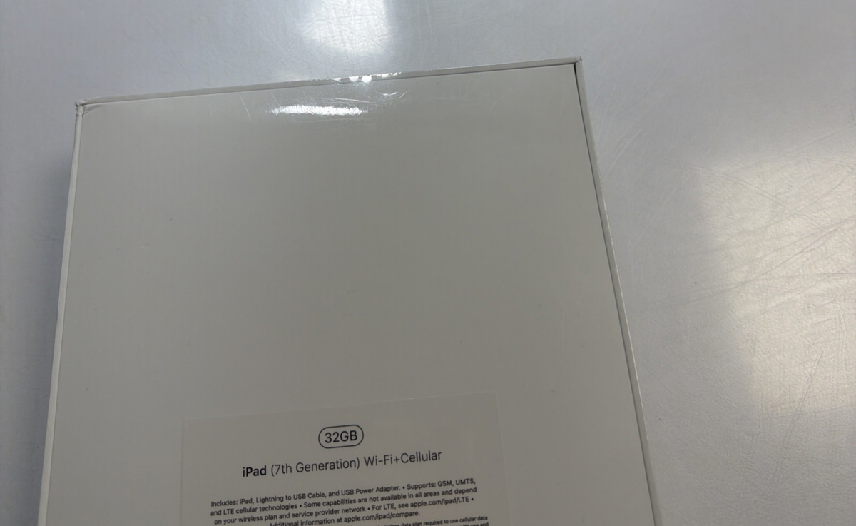 Apple iPad (7th Generation) A2200 32 GB, Wi-Fi + 4G, 10.2 in