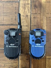  2 Motorola Talkabout 250 Two-Way Radio Walkie Talkie Set Ear Piece Mic Lot