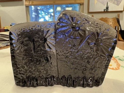 Blenko Glass Figurine 6402P - Owl Family - Heliotrope 2025