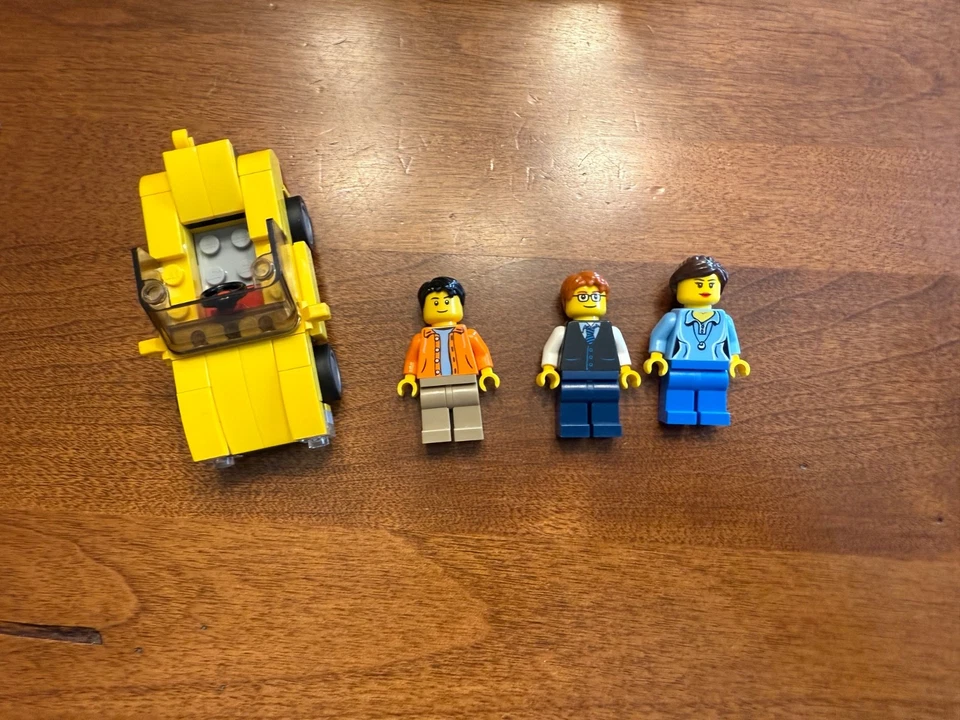 LEGO Creator 31026 Bike Shop & Cafe, Complete, All Manuals, All Minifigures - Image 3 of 4