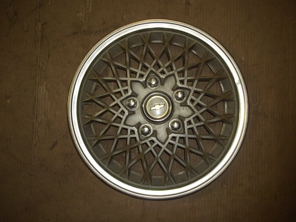 82 83 84 Chevrolet Celebrity Tapacubos Llanta Cubierta Tapacubos 13" OEM USADO 3147 4 Foto 4 de 4