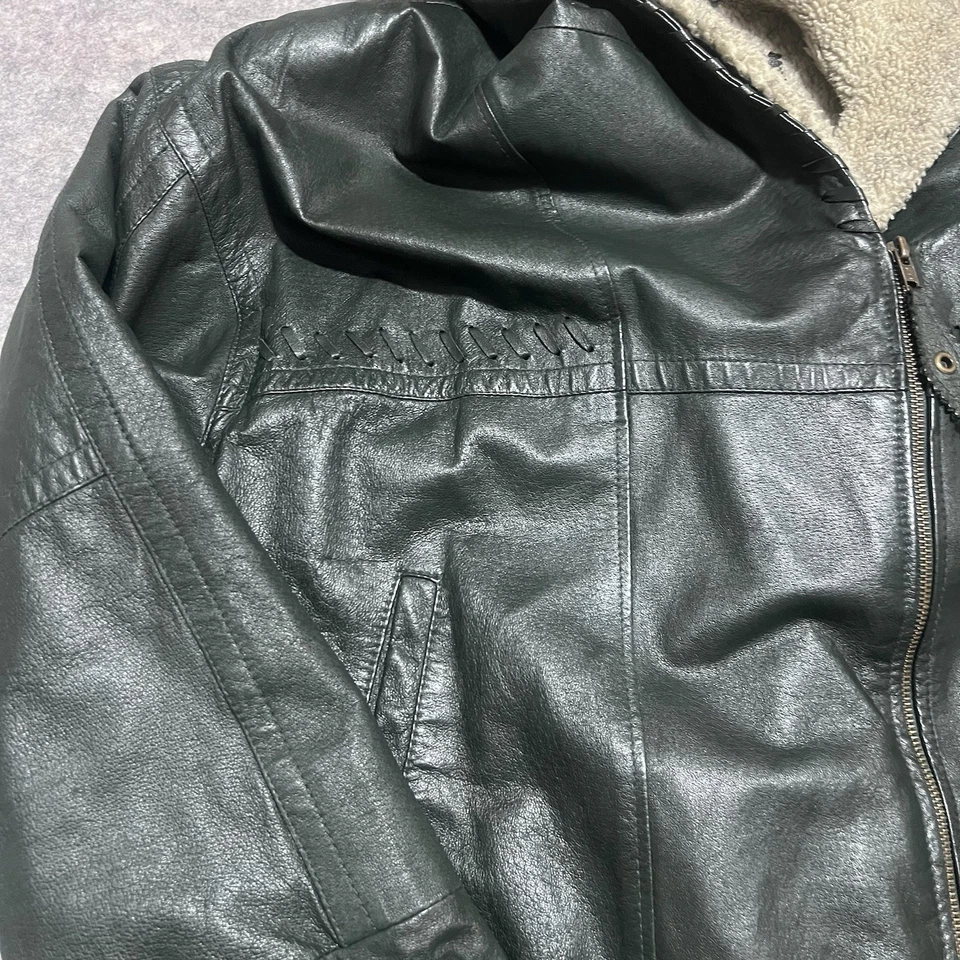 Authentic Winlit 1969 Men’s Dark Green Leather Hooded Sherpa Lined MEDIUM Jacket - Image 2 of 4