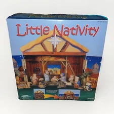 Little Nativity 14 piece set includes Display storage case. Excellent Condition