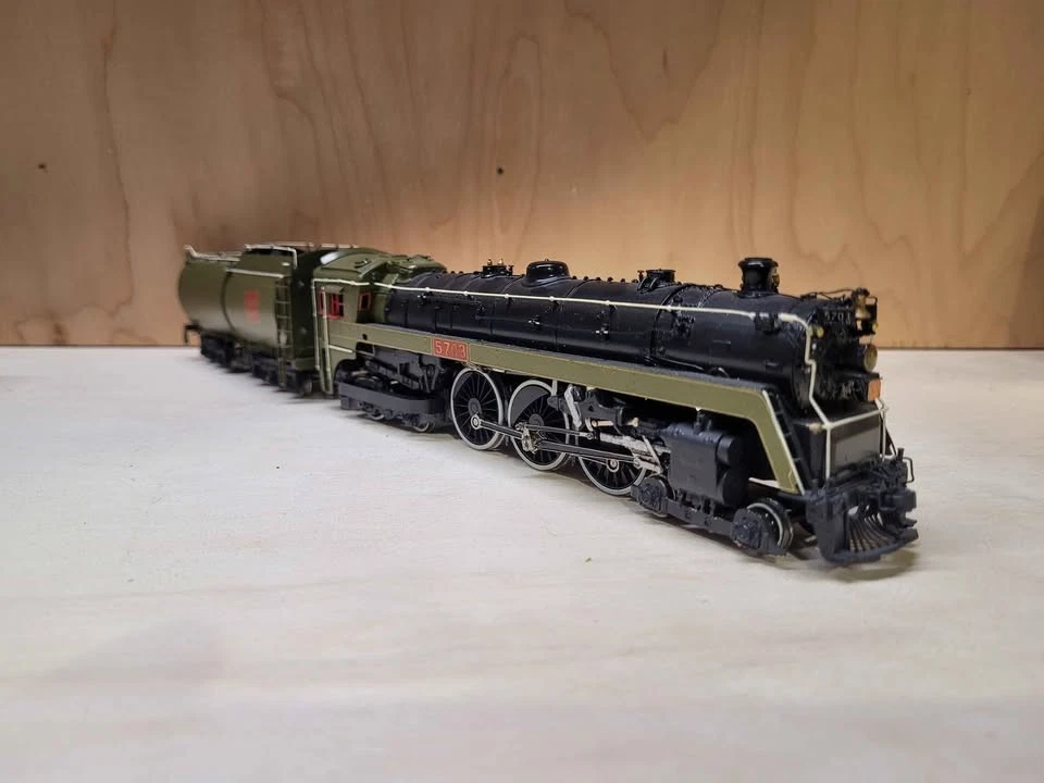VH Scale Models HO CNR 4-6-4 K-5a Class, Series 5700-04, Hudson Type Loco #5703 - Image 4 of 4