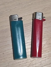 Set Of 2 Vintage Disposable Lighters Feudor & Cricket Teal & Red Still Work