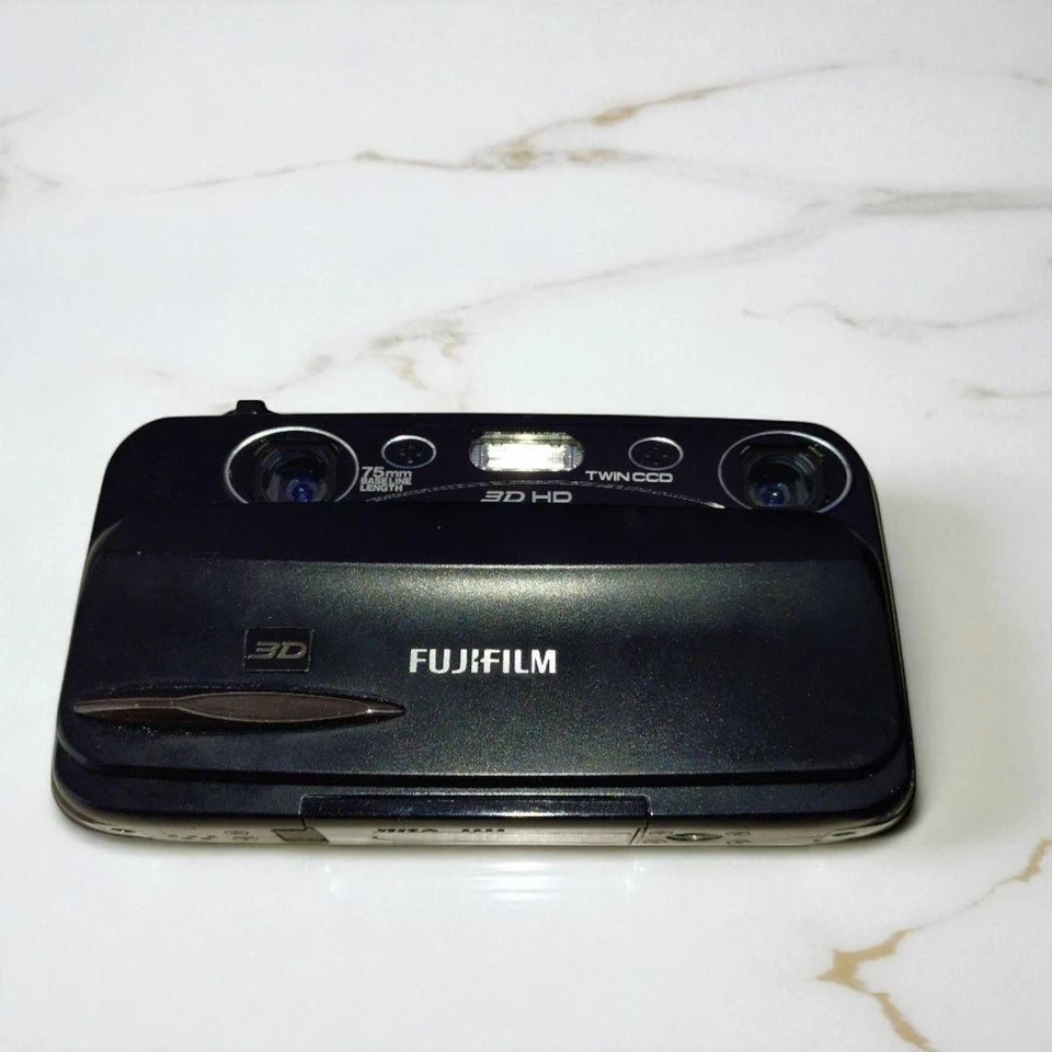 Fujifilm FinePix REAL 3D W3 10,0-MP-Digitalkamera schwarz Japan - Bild 2 von 4