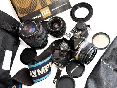 Komplettes Set: Olympus OM-2 N - 3 Objektive, org. Anleitung, Tasche und Beigabe