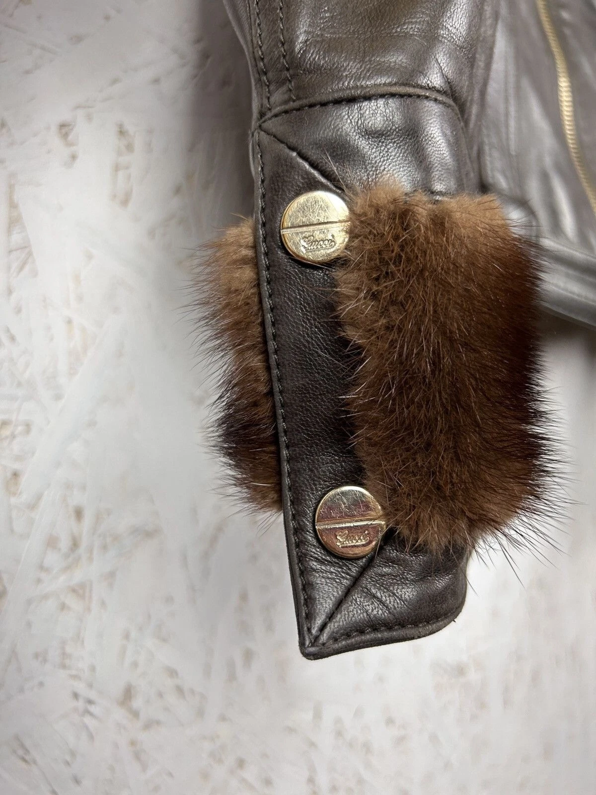 Giacca Gucci marrone pelle pelliccia dettaglio GG cintura pelle taglia 40