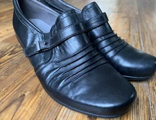 Abeo "Rachel" Women's Size 9.5 N  Black Leather Casual Clogs with Buckle