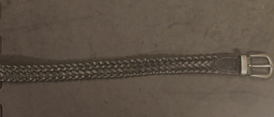 Cinturón trenzado unisex XL Merona de cuero genuino negro con hebilla y punta plateadas Foto 4 de 4