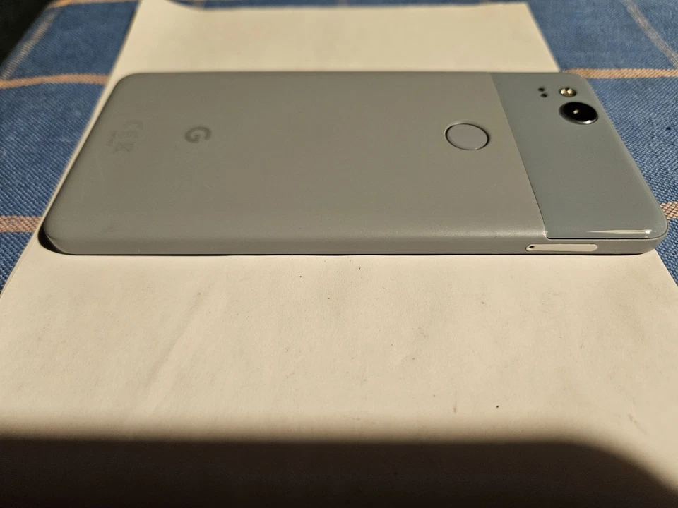 Google Pixel 2 - 64GB - Azzurro Smontato Non Funzionante - Immagine 3 di 4