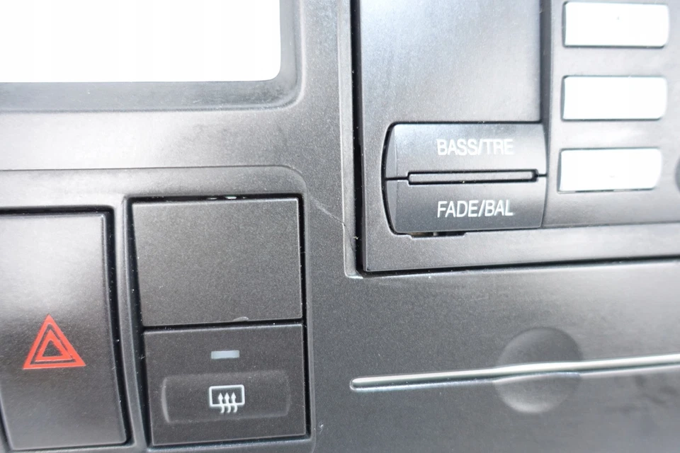 Reproductor de radio Ford SINGLE CD GGDS 8C1T-18C815-AA - Imagen 3 de 4