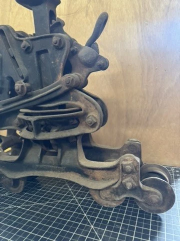 "Antiguo carro de heno 1916 - Probablemente Myers - portador de granero de hierro fundido - 20"" x 18""" Foto 3 de 4