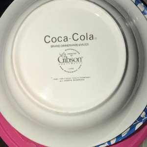 Coca-Cola Gibson 1997 Brand Dinnerware Bowl Original Soda White Red Black