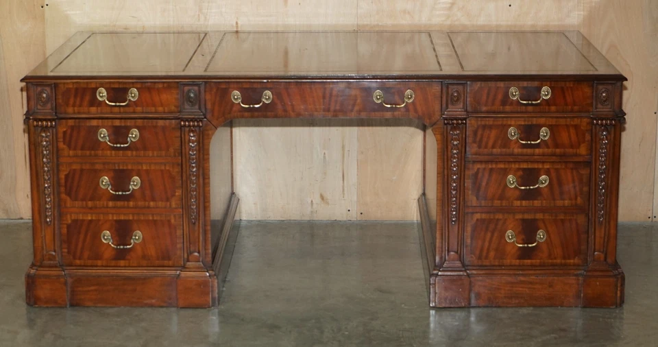 FULLY RESTORED EXTRA LARGE DOUBLE SIDED REGENCY TWIN PEDESTAL PARTNER DESK — 第 3/4 张图片