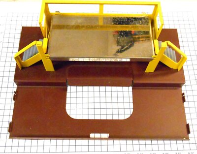 Lionel 9802P-1 3672 Brown Bosco Milk Car Platform Complete