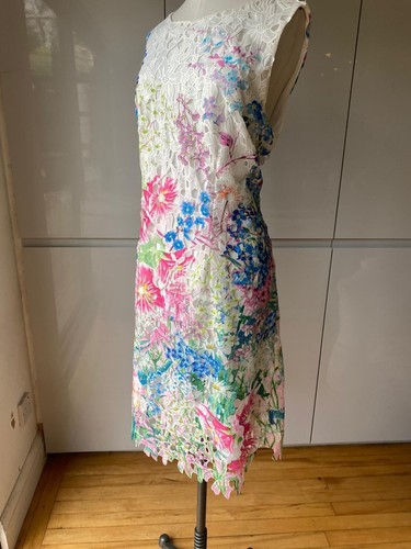 CASAMIA XL FLORAL LATICED LACEWORK DRESS WHITE MULTICOLOURED FLOWER BOUQUET - Picture 3 of 18