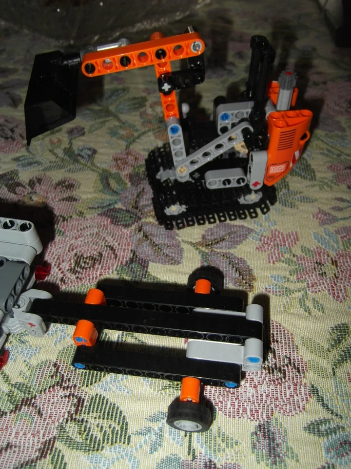 LEGO Technic 42060 Roadwork Crew, foto 3 di 5