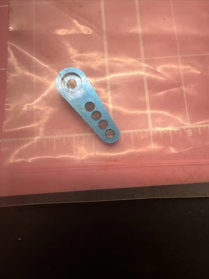 Dynamite Machined Aluminum Servo Arm J/A Blue DYN2534 - Image 4 of 4