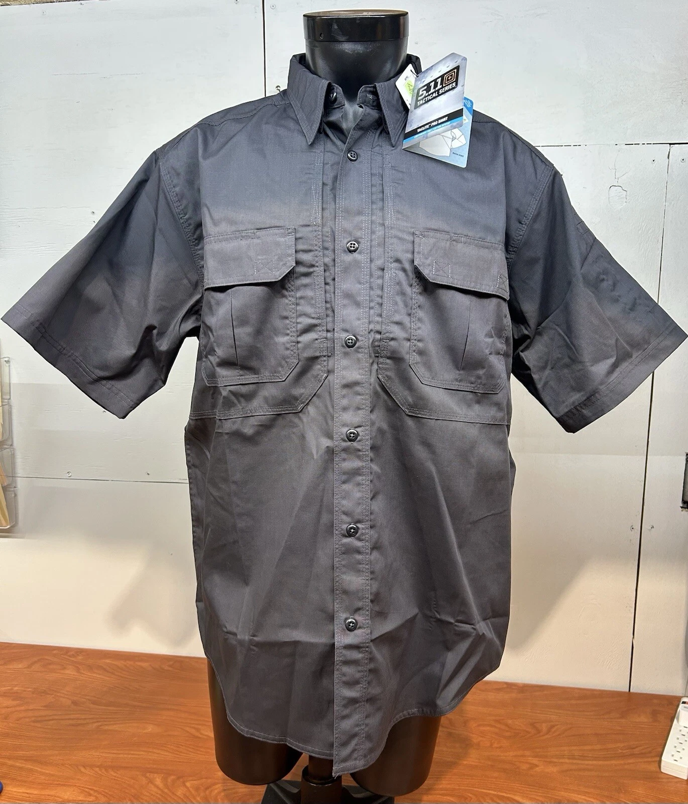 5.11 Tactical Short-Sleeve Button Up Shirt, Charcoal, Style 71152, Sz M MEDIUM
