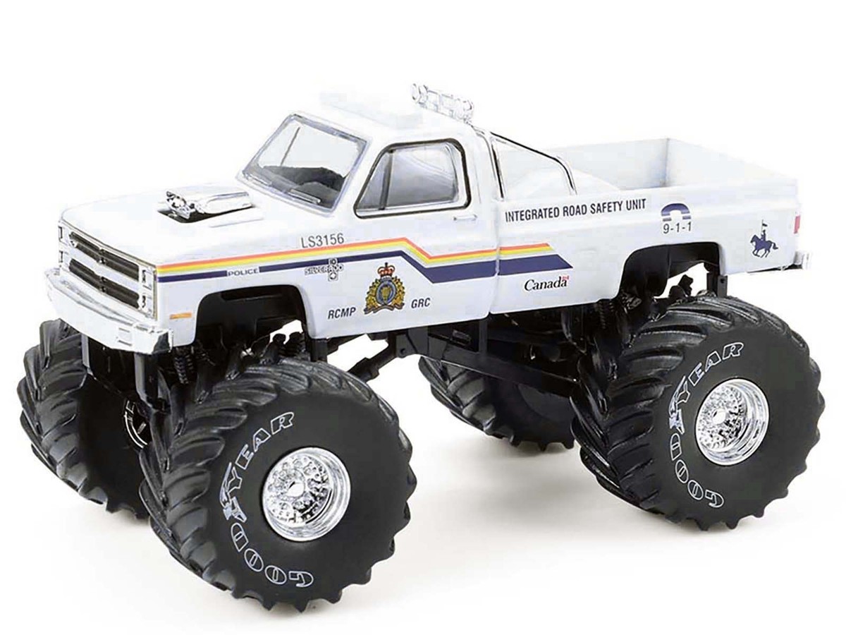 1986 CHEVROLET SILVERADO MONSTER TRUCK 