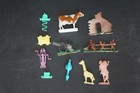 LARGE LOT OF VINTAGE DIME STORE TOYS W BUBBLE GUM MACHINE/CRACKER JACK PRIZES — photo 3