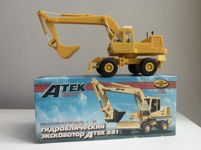 Atek Tractor Excavator 4321 USSR 1989 1:43 Modellauto OVP Bausatz