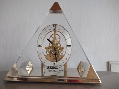 Seiko Tischuhr Pyramide Skelett Quartz