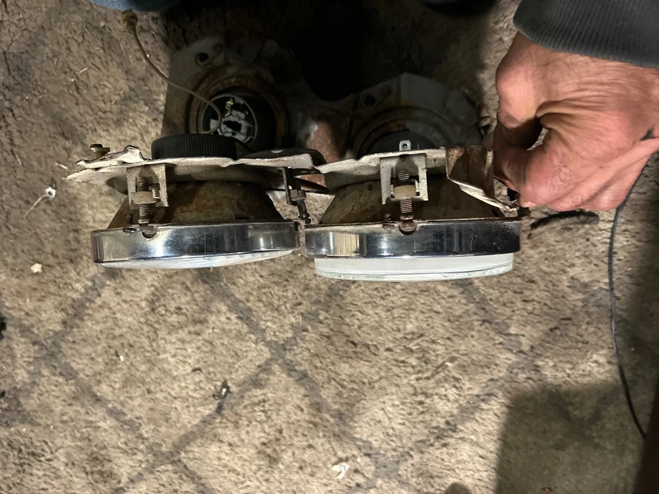 Mercedes w108 w109 w111 w112 Hellas US headlamps headlights Original Bosch - Image 3 of 3