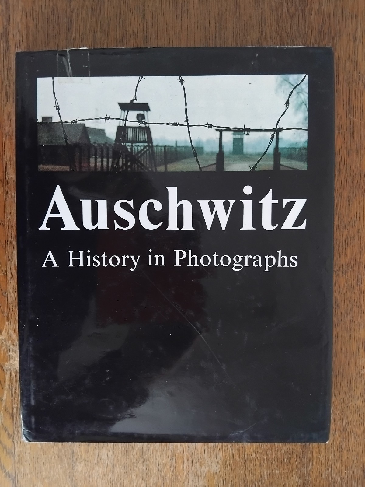 Auschwitz: A History in Photographs - Swiebocka - Hardback - 9780253355812