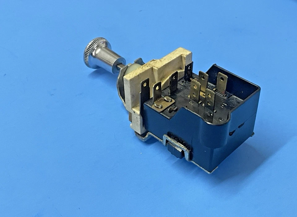 Interruptor de farol Chevrolet Caprice Impala 1966 - Imagem 2 de 3