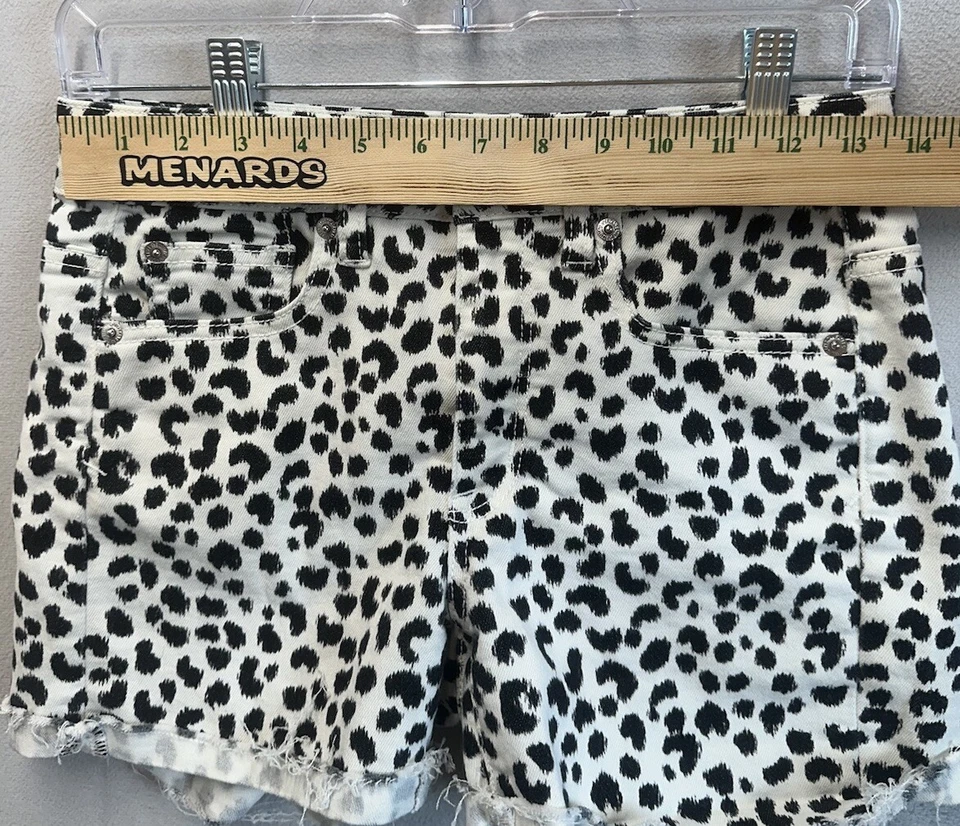 Pantalones Cortos de Jeans American Eagle Outfitters Para Mujer Talla 2 Elastizados Estampado Animal de Vaca Foto 3 de 4