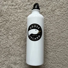 Goose Island Beer Company 26oz. Aluminum Water Bottle With Plastic Cap (new)