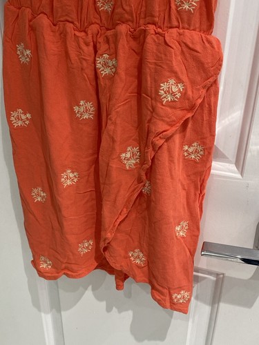 Alfileres y agujas de coral Urban Outfitters parte superior/mini vestido bordado talla S - Imagen 3 de 12