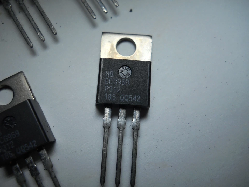 PHILLIPS ECG969 VOLTAGE REGULATOR (SET OF 9) NEW CONDITION NO BOX - Image 2 of 2