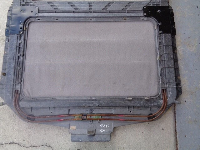 BMW 525i E34 1989 marco de montaje de techo corredizo con cubierta de elevación deslizante y pantalla OEM Foto 2 de 4