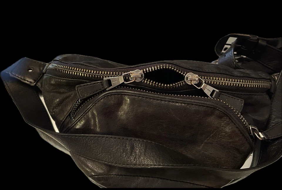 Bolso Bandolera John Varvatos Cuero Alta Calidad Doble Bolsillo Foto 3 de 4