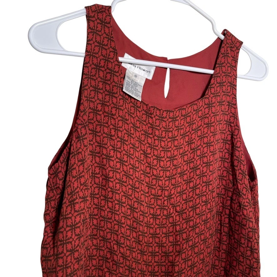 Blusa para mujer Rena Rowan 12 camisetas sin mangas estampadas cuello redondo forradas de seda Foto 2 de 4