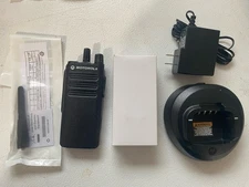 Refurbished MOTOROLA CP100d 403-480 MHz UHF Radio Kit AAH87YDC9JC2AN