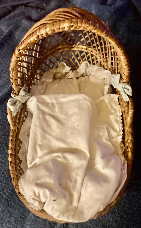 berceau couffin ancien bois et osier pour poupée poupon 1920 / 1930 - RARE !! - Photo 2/4
