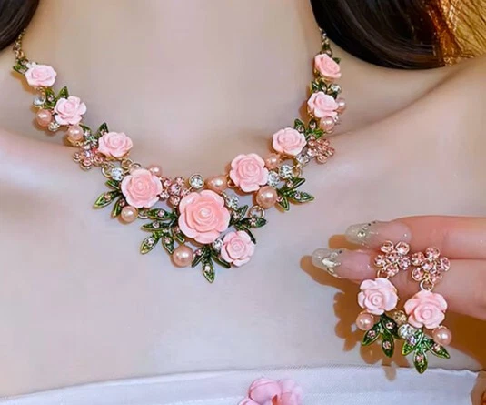 Gargantilla rosa flores perla estrás Betsey Johnson collar pendientes conjunto Foto 2 de 4